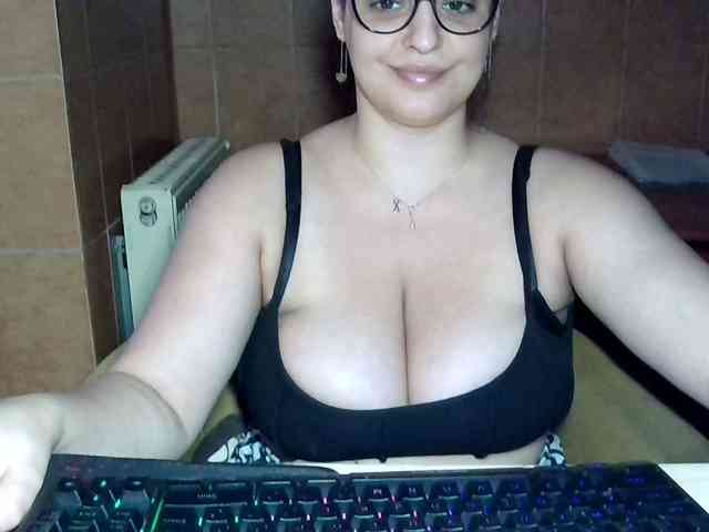 MoniqQuuen webcam