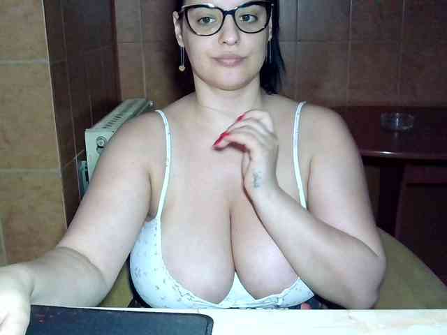 MoniqQuuen webcam