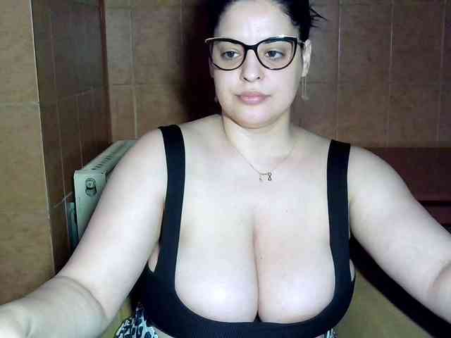 MoniqQuuen webcam