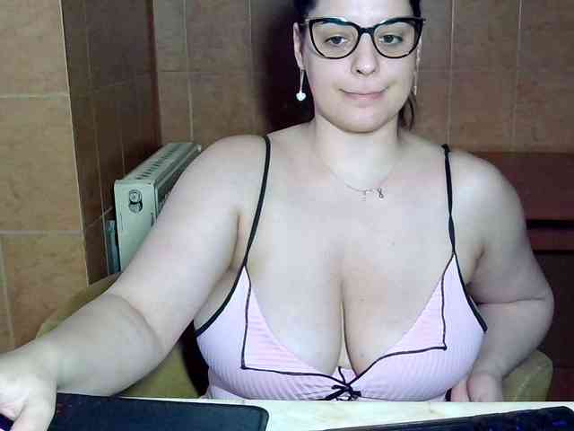 MoniqQuuen webcam