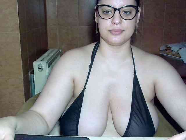 MoniqQuuen webcam