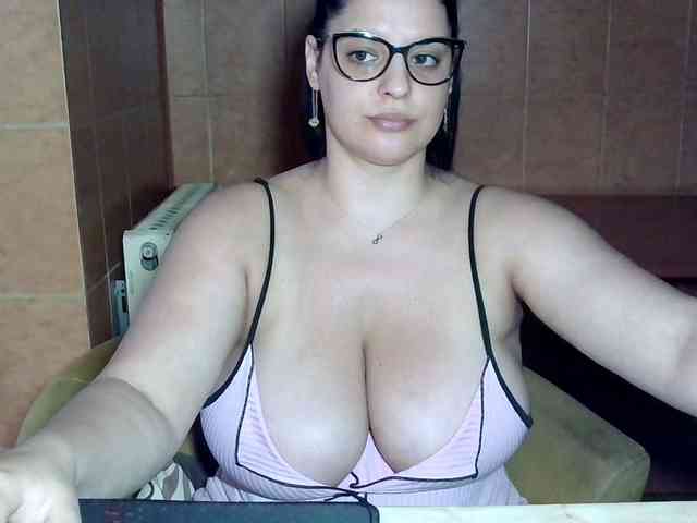MoniqQuuen webcam