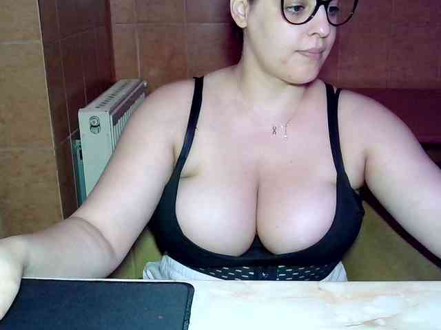MoniqQuuen webcam