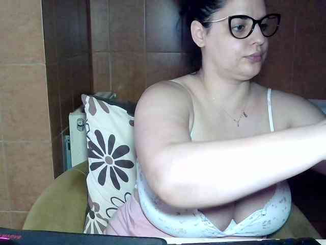 MoniqQuuen webcam