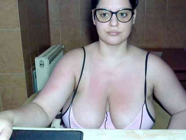 MoniqQuuen webcam