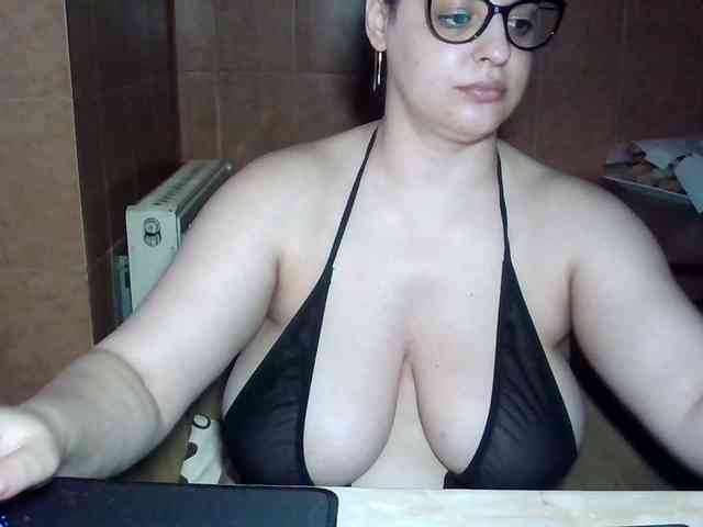 MoniqQuuen webcam