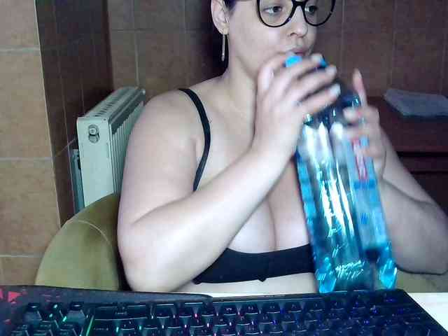 MoniqQuuen webcam
