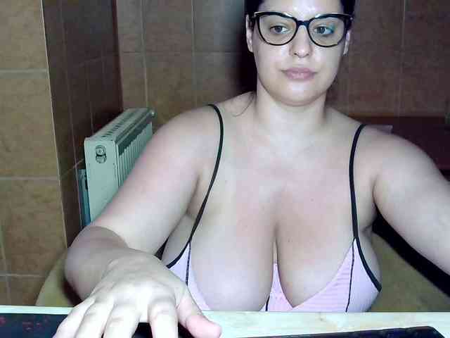 MoniqQuuen webcam