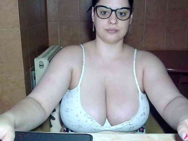 MoniqQuuen webcam