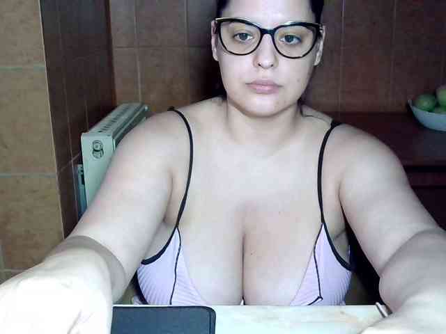 MoniqQuuen webcam