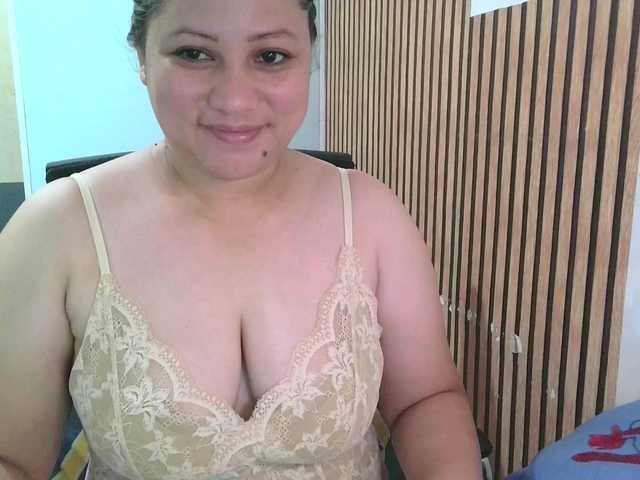 soffia-mae live cam on BongaCams