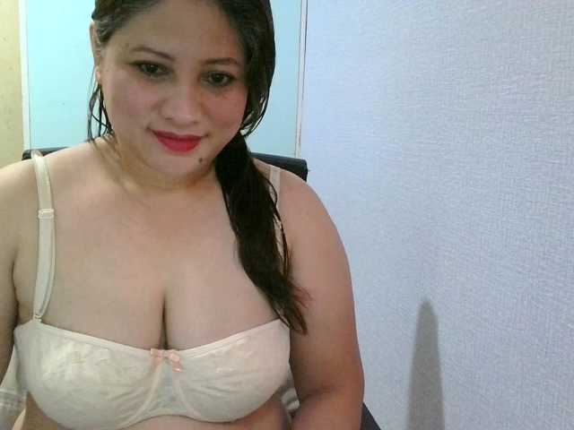 soffia-mae live cam on BongaCams
