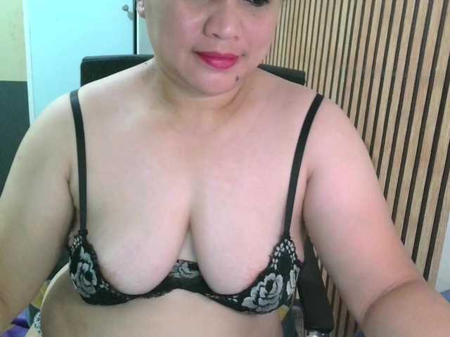 soffia-mae live cam on BongaCams
