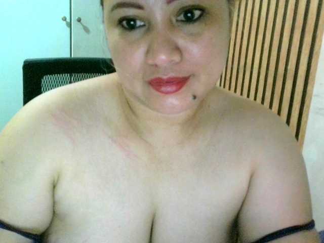 soffia-mae live cam on BongaCams