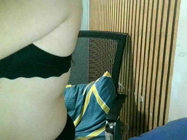 soffia-mae webcam