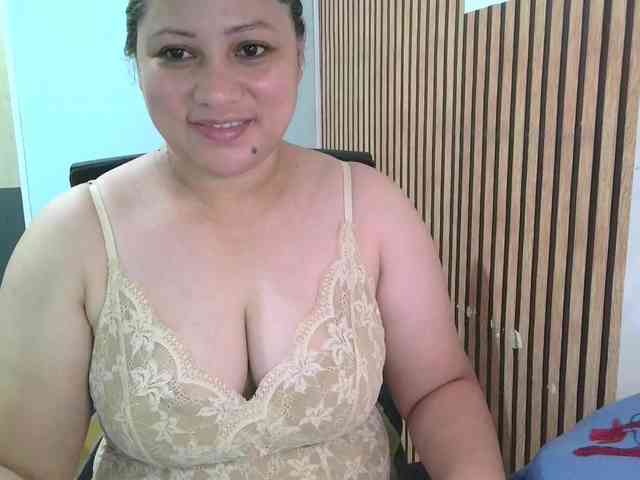 soffia-mae webcam