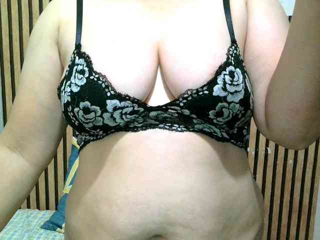 soffia-mae webcam