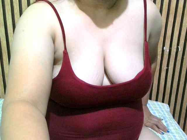 soffia-mae webcam