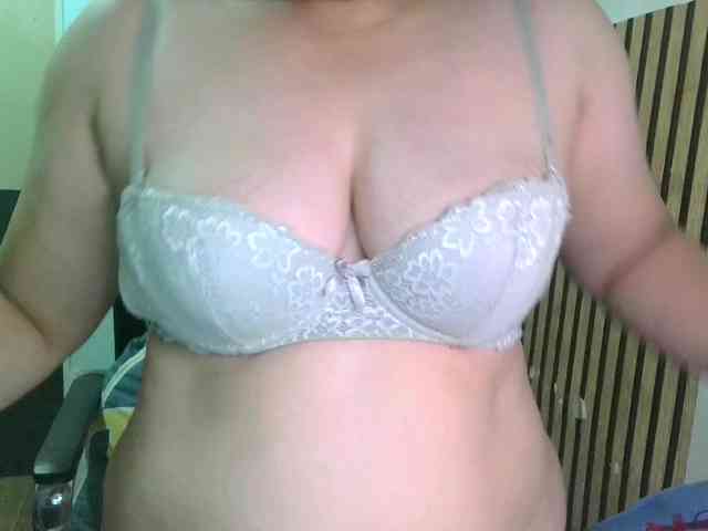 soffia-mae webcam