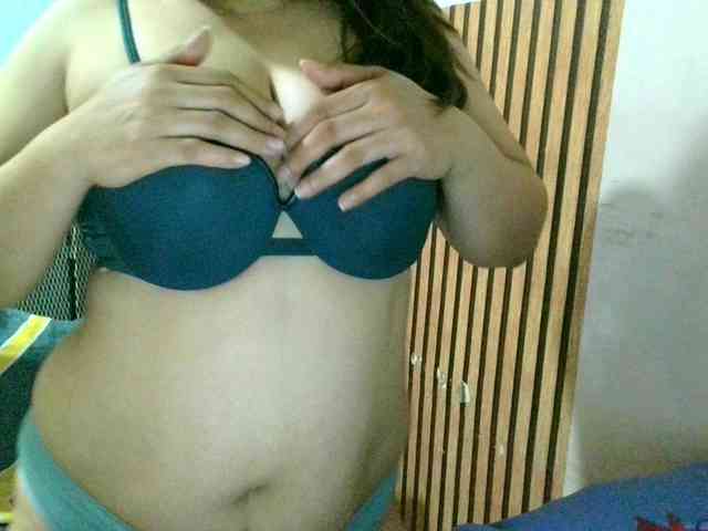 soffia-mae webcam