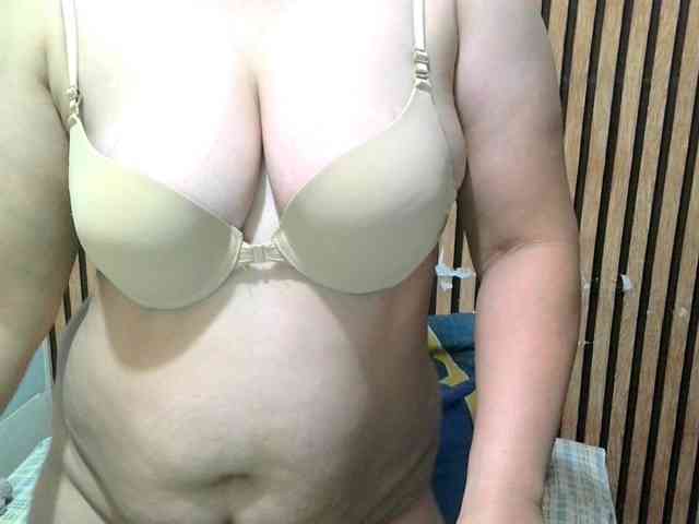 soffia-mae webcam