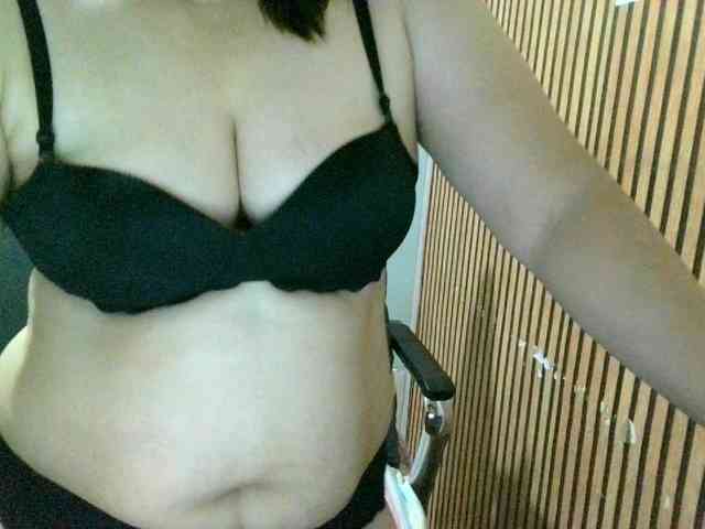 soffia-mae webcam