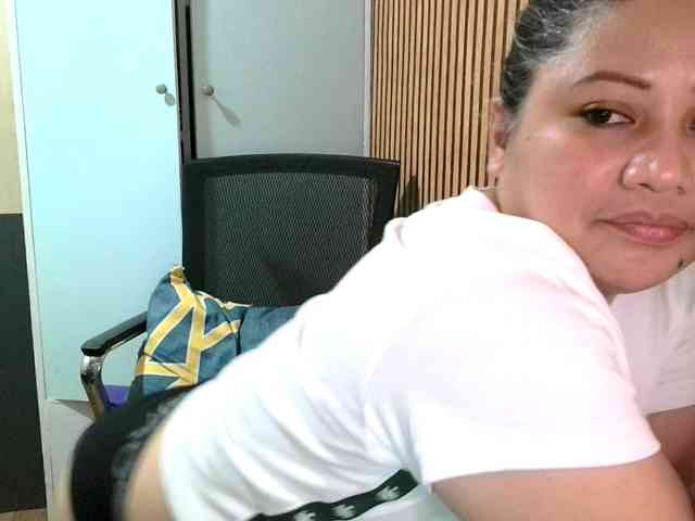 soffia-mae webcam
