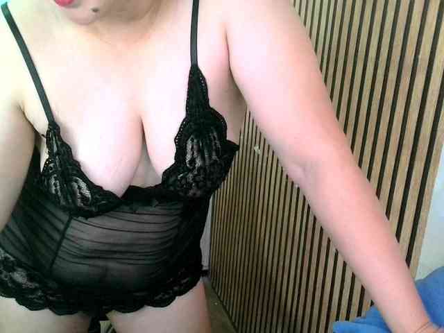 soffia-mae webcam