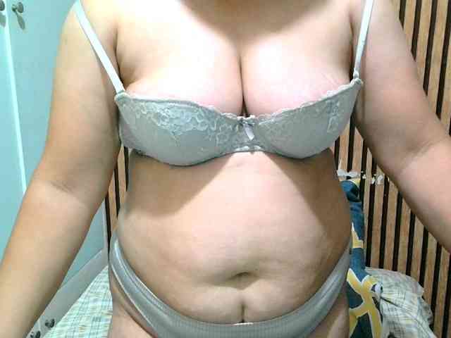 soffia-mae webcam