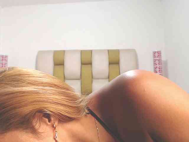 samy-brown webcam