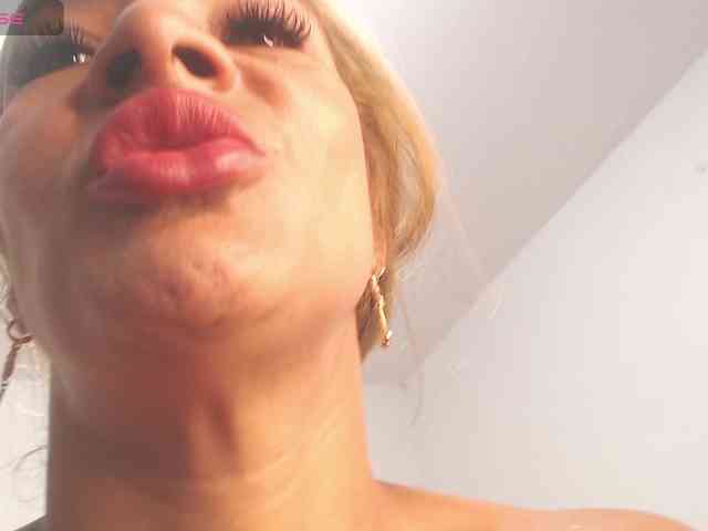 samy-brown webcam