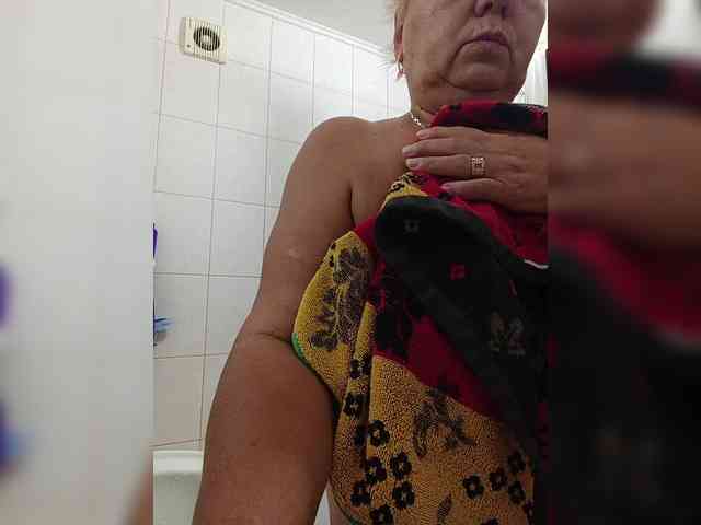 Arlisaac live female cam on bongacams