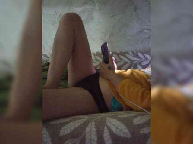 GoldenBoni webcam