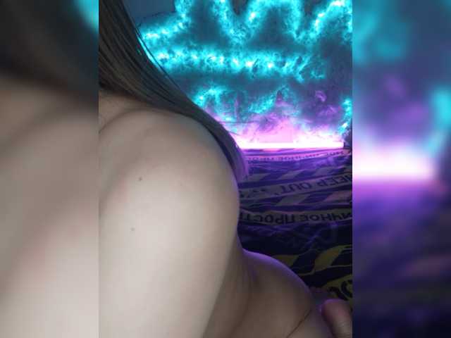 Plohishi2 live cam on BongaCams