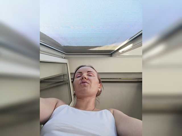 Alenushka888 live cam on BongaCams