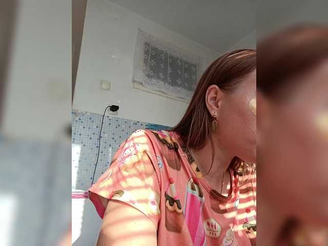 Alenushka888 live cam on BongaCams