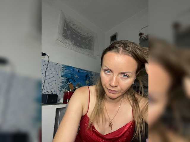 Alenushka888 live cam on BongaCams
