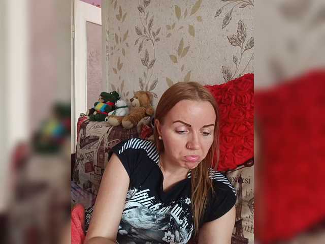 Alenushka888 live cam on BongaCams