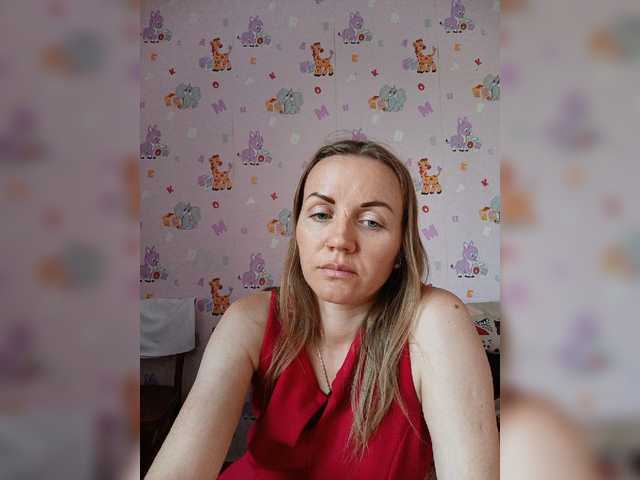 Alenushka888 live cam on BongaCams
