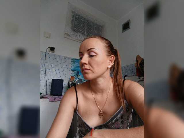 Alenushka888 live cam on BongaCams