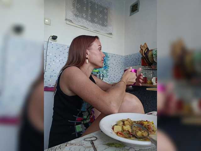 Alenushka888 live cam on BongaCams