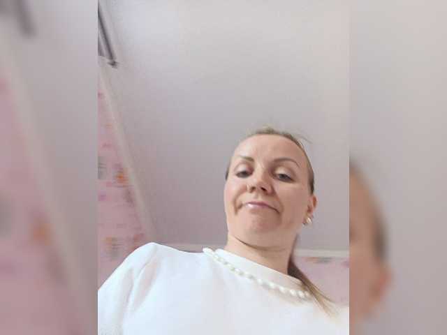Alenushka888 live cam on BongaCams