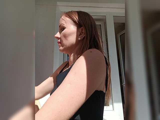 Alenushka888 live cam on BongaCams