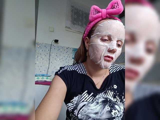 Alenushka888 live cam on BongaCams