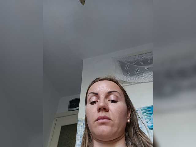 Alenushka888 live cam on BongaCams