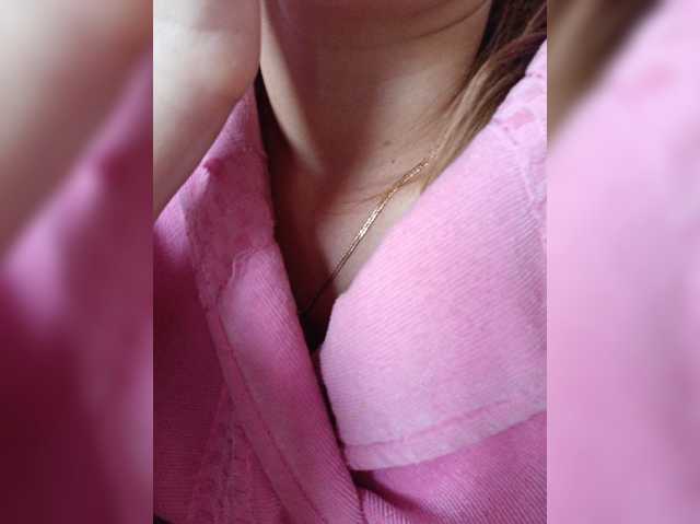 Alenushka888 live cam on BongaCams