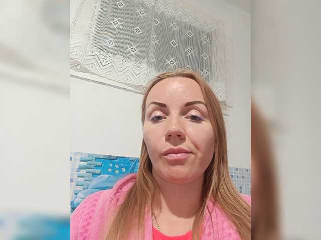 Alenushka888 live cam on BongaCams