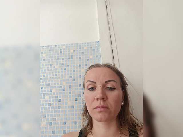 Alenushka888 live cam on BongaCams