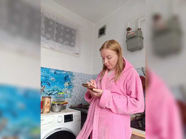 Alenushka888 live cam on BongaCams