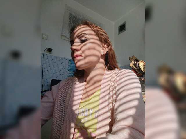 Alenushka888 live cam on BongaCams
